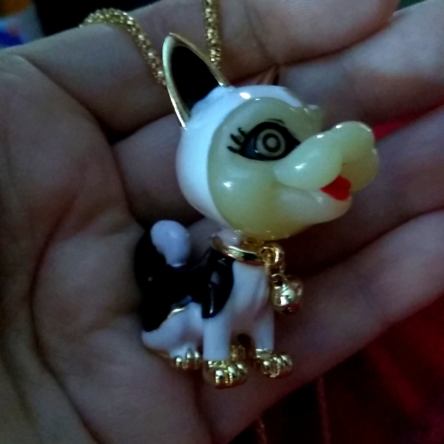 Sexy Eyes Dog Pendant Necklace